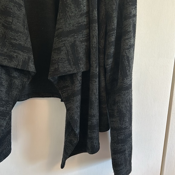 Addition Elle VGUC black and grey design open cardigan, longer waterfall front - Picture 8 of 10